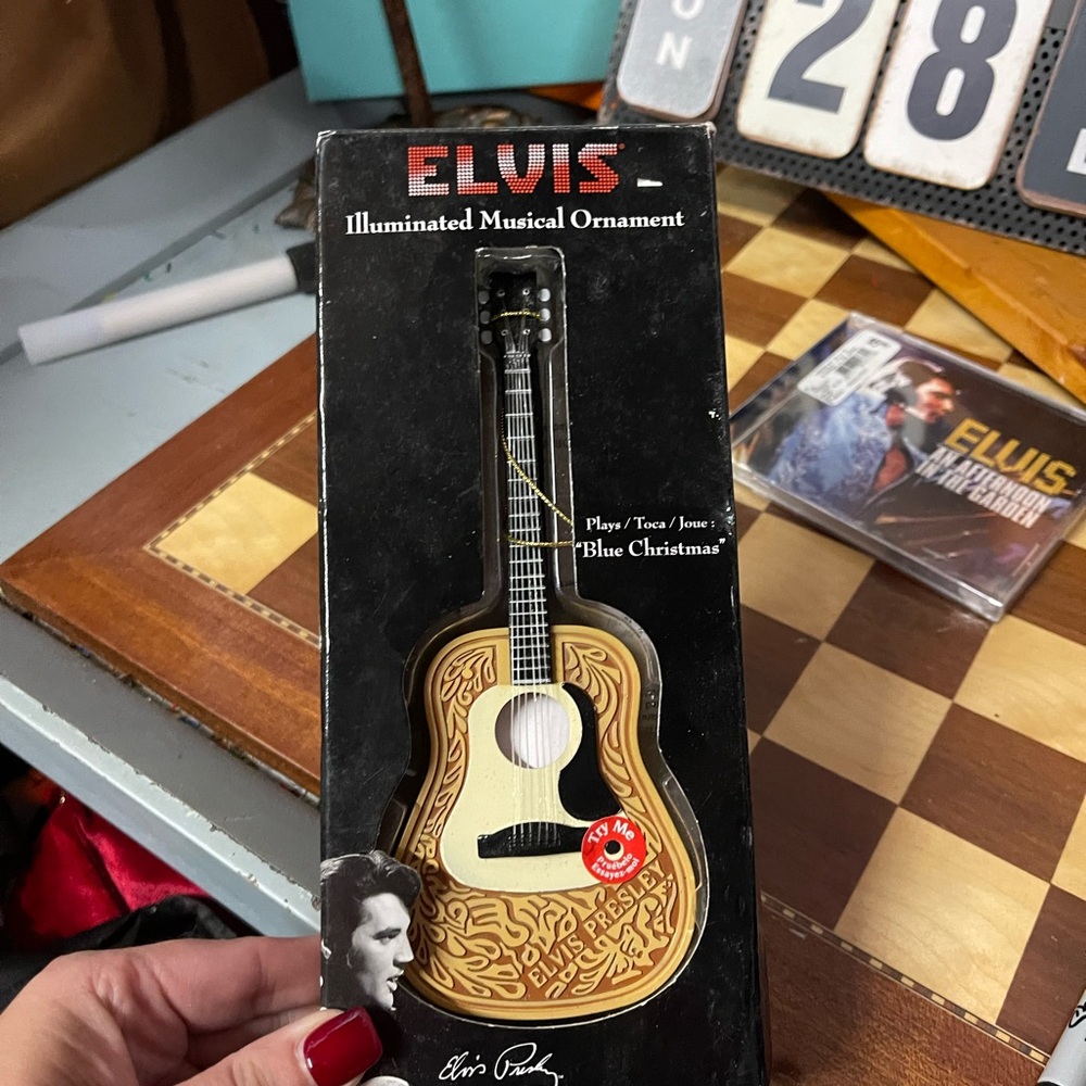 Elvis bundle - Picture 11 of 11